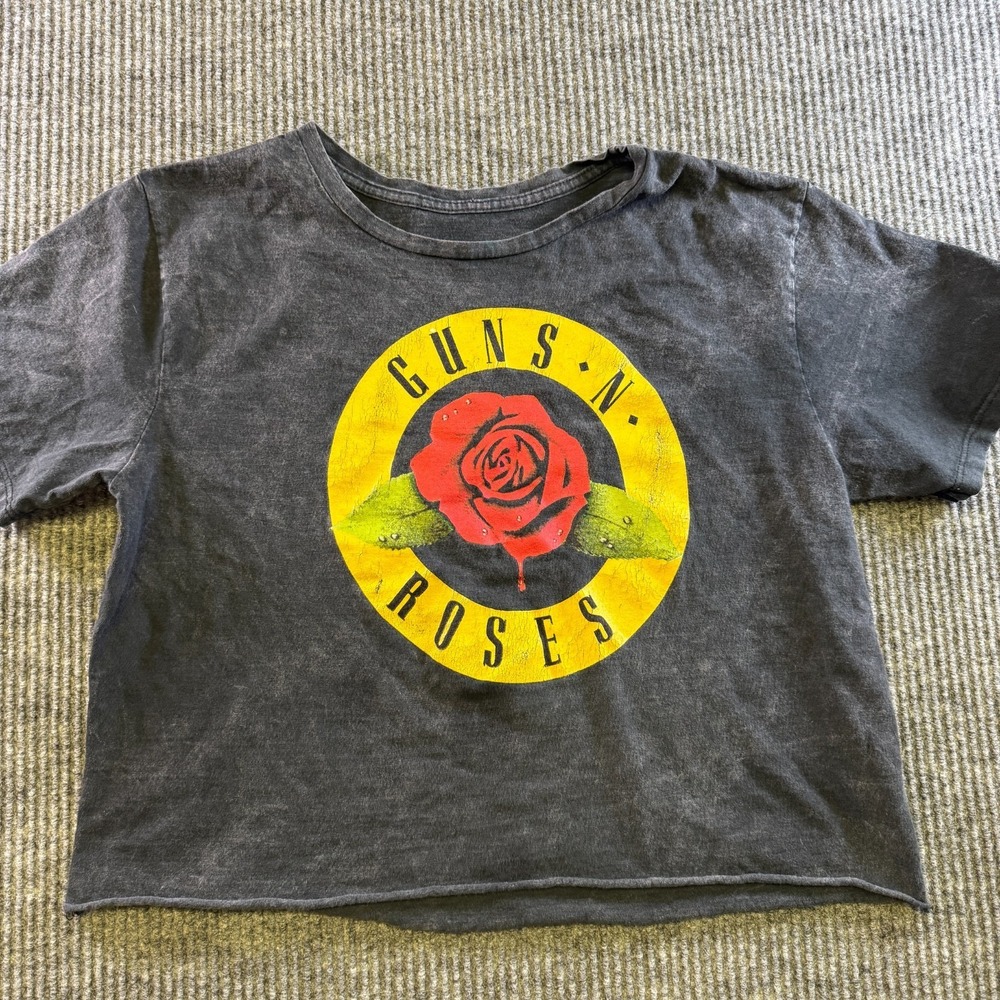 Guns N Roses T Shirt Womens M Black Graphic Band Tee Cropped Rock